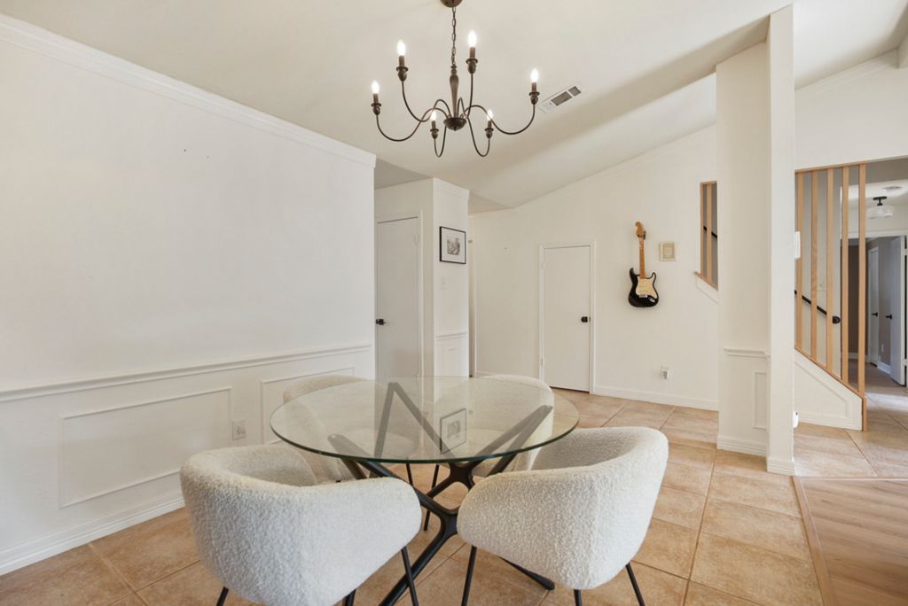 9833 Briar Ridge Drive Austin, TX 78748 - Photo 3 of 17 Gallery Image 3