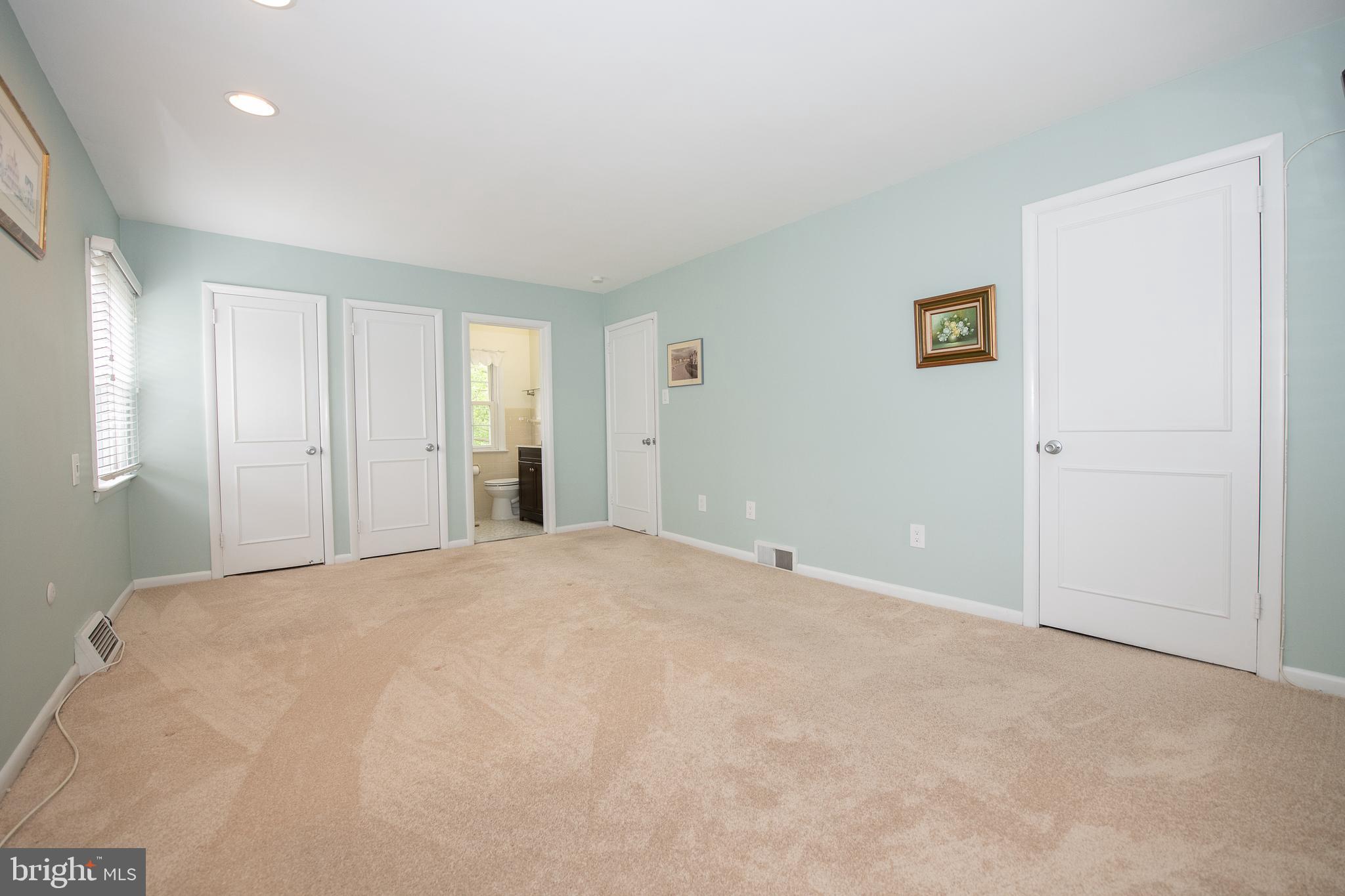 116 Snyder Lane Springfield, PA 19064 - Photo 17 of 32 Master Bedroom with 2 walk-in closets