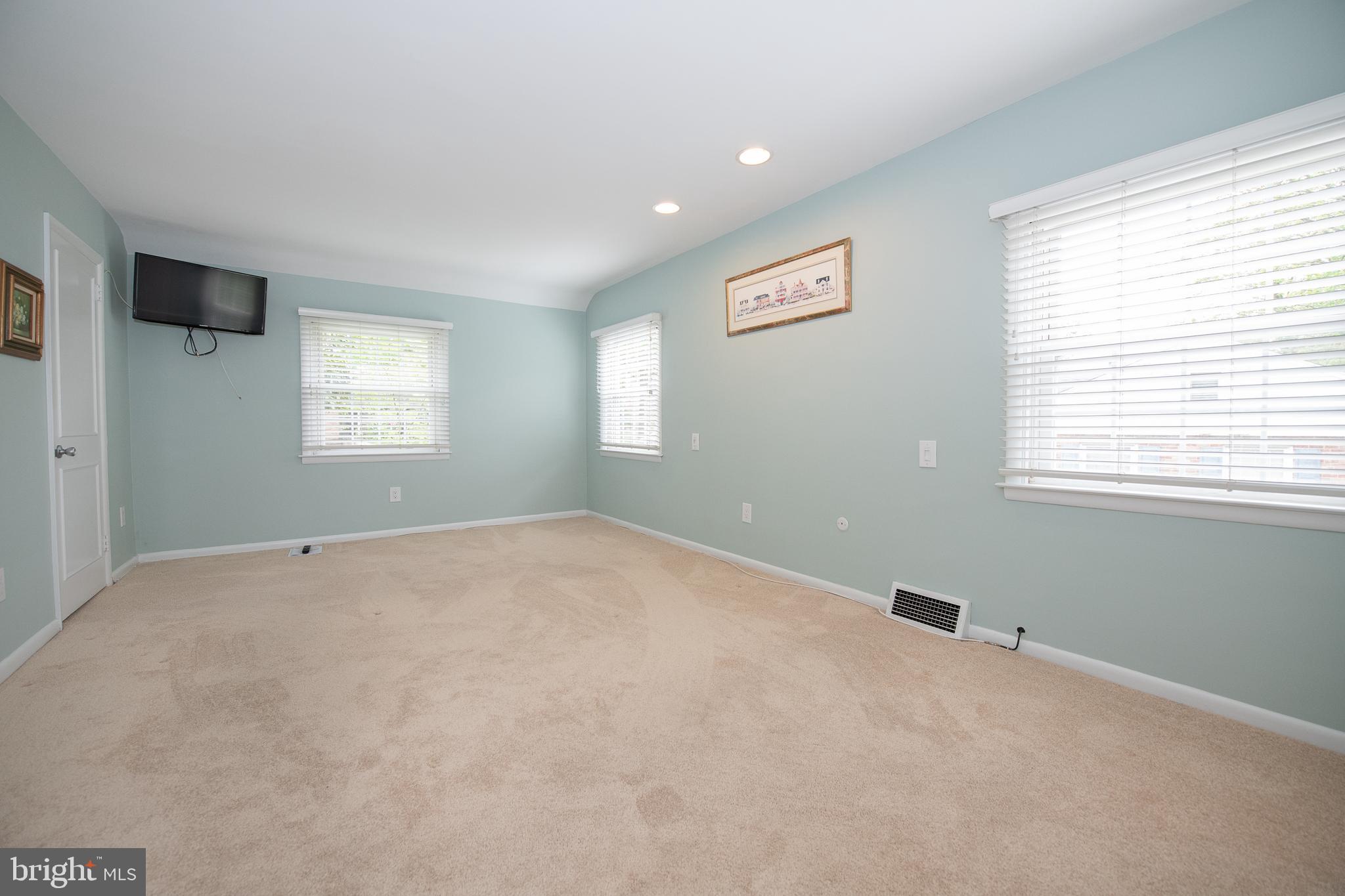 116 Snyder Lane Springfield, PA 19064 - Photo 18 of 32 Master Bedroom