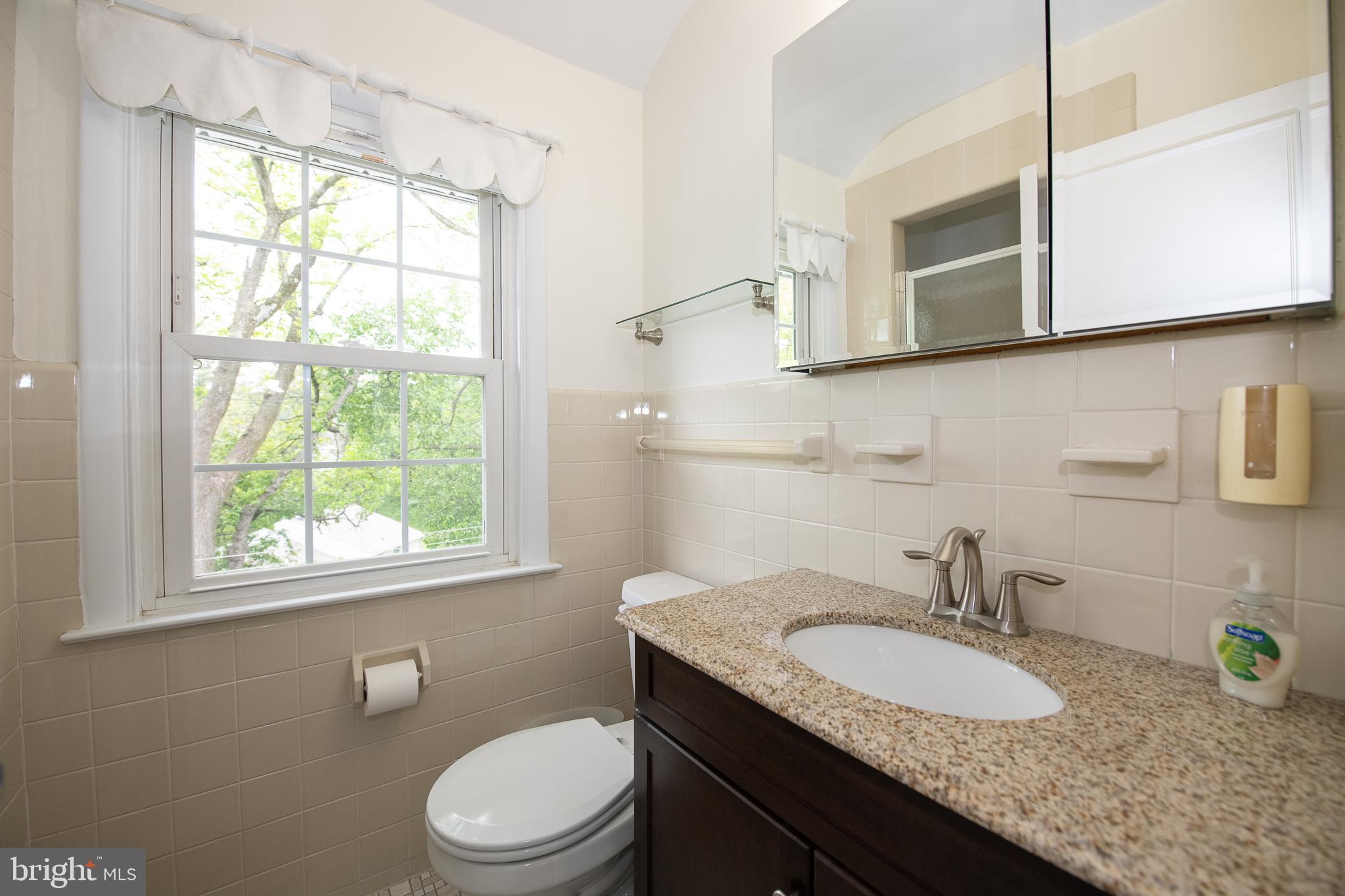 116 Snyder Lane Springfield, PA 19064 - Photo 19 of 32 Master Bath