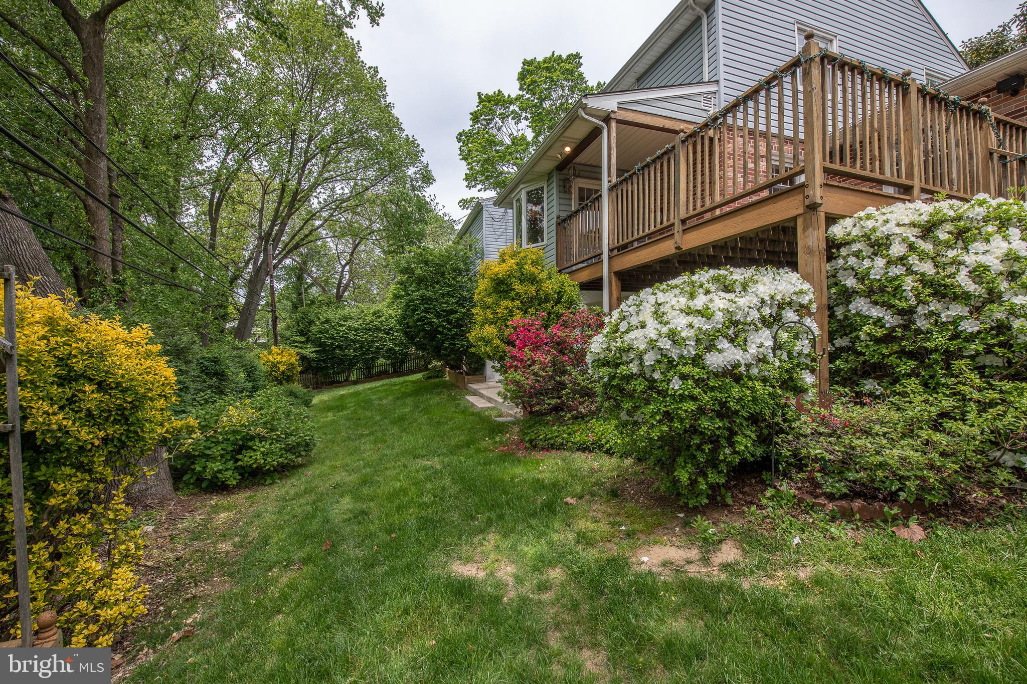 116 Snyder Lane Springfield, PA 19064 - Photo 28 of 32 Deck overlooking a private backyard