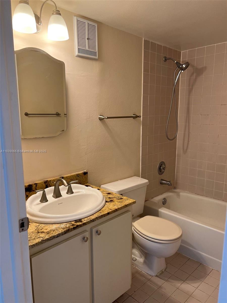 8200 Southwest 210th Street, Unit 308 Cutler Bay, FL 33189 - Photo 14 of 26