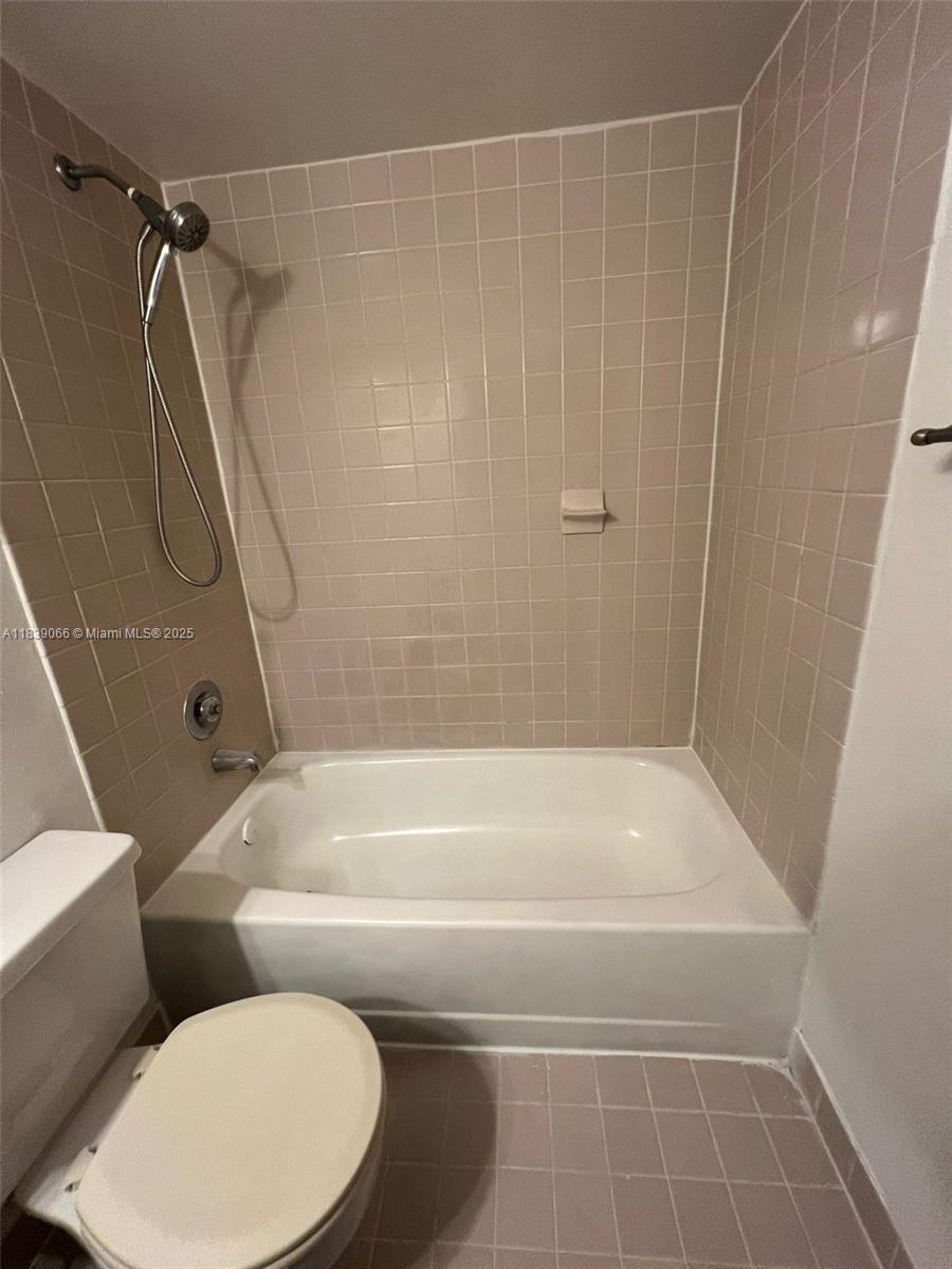 8200 Southwest 210th Street, Unit 308 Cutler Bay, FL 33189 - Photo 17 of 26