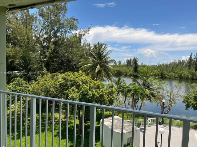 $215,000 | 8200 Southwest 210th Street, Unit 308, Cutler Bay, FL 33189