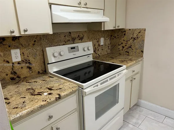 $215,000 | 8200 Southwest 210th Street, Unit 308, Cutler Bay, FL 33189