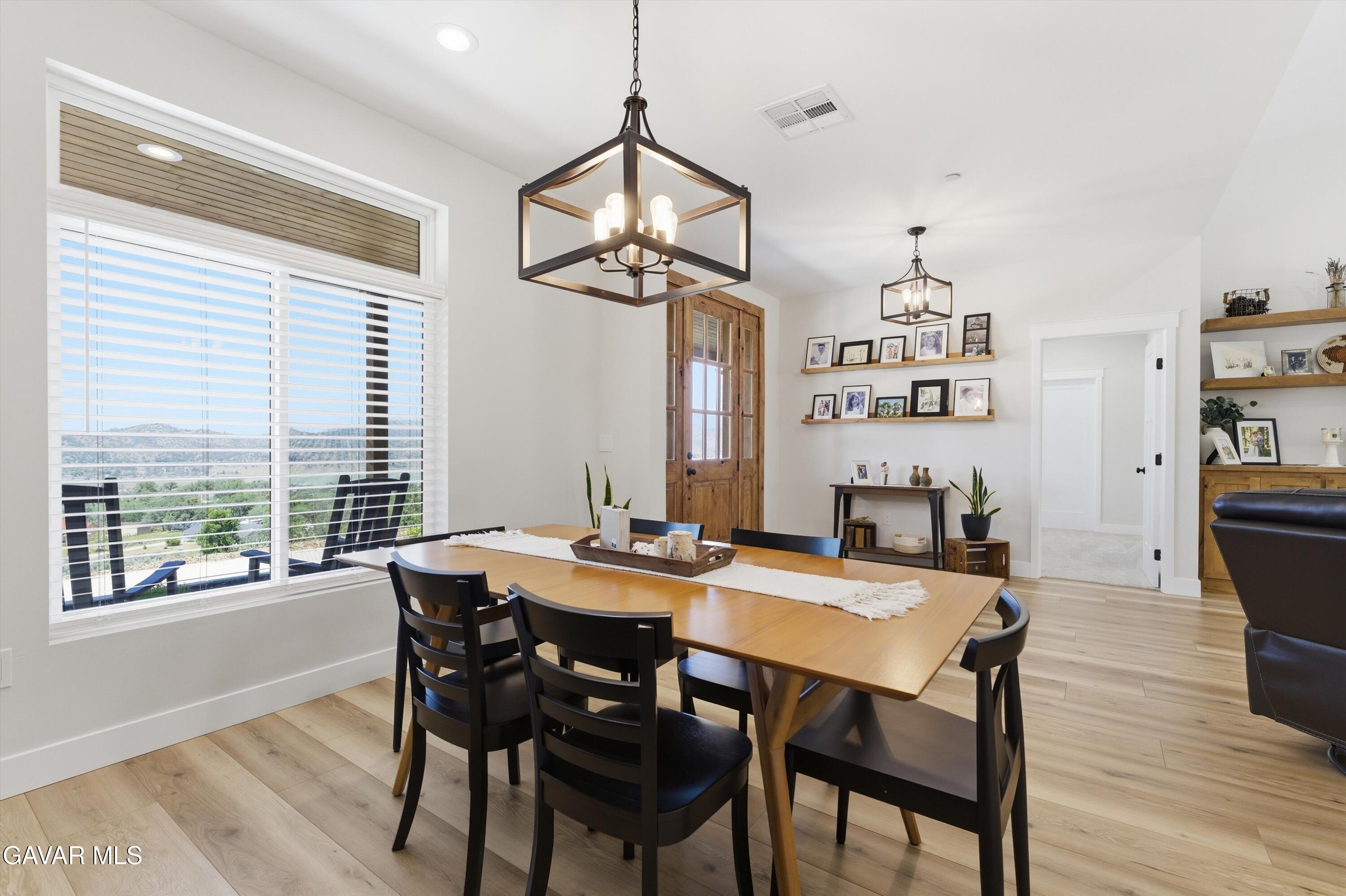 27140 Shut Out Place Tehachapi, CA 93561 - Photo 13 of 47 11-JYP02023