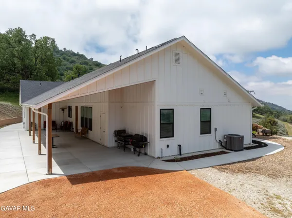 $750,000 | 27140 Shut Out Place, Tehachapi, CA 93561