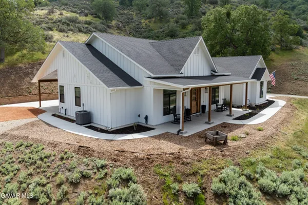 $750,000 | 27140 Shut Out Place, Tehachapi, CA 93561