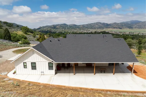 $750,000 | 27140 Shut Out Place, Tehachapi, CA 93561