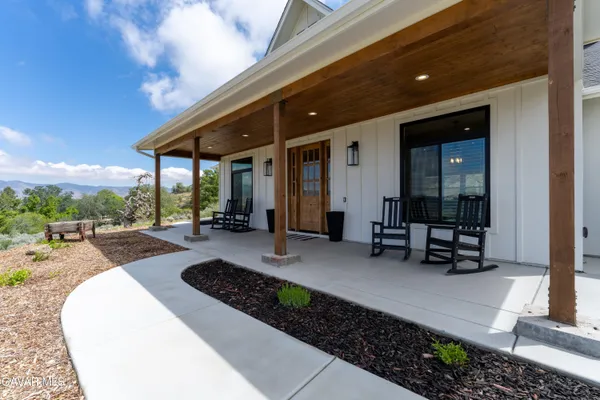 $750,000 | 27140 Shut Out Place, Tehachapi, CA 93561