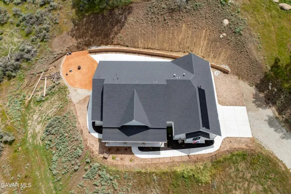 $750,000 | 27140 Shut Out Place, Tehachapi, CA 93561