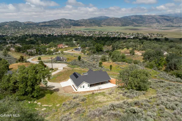 $750,000 | 27140 Shut Out Place, Tehachapi, CA 93561