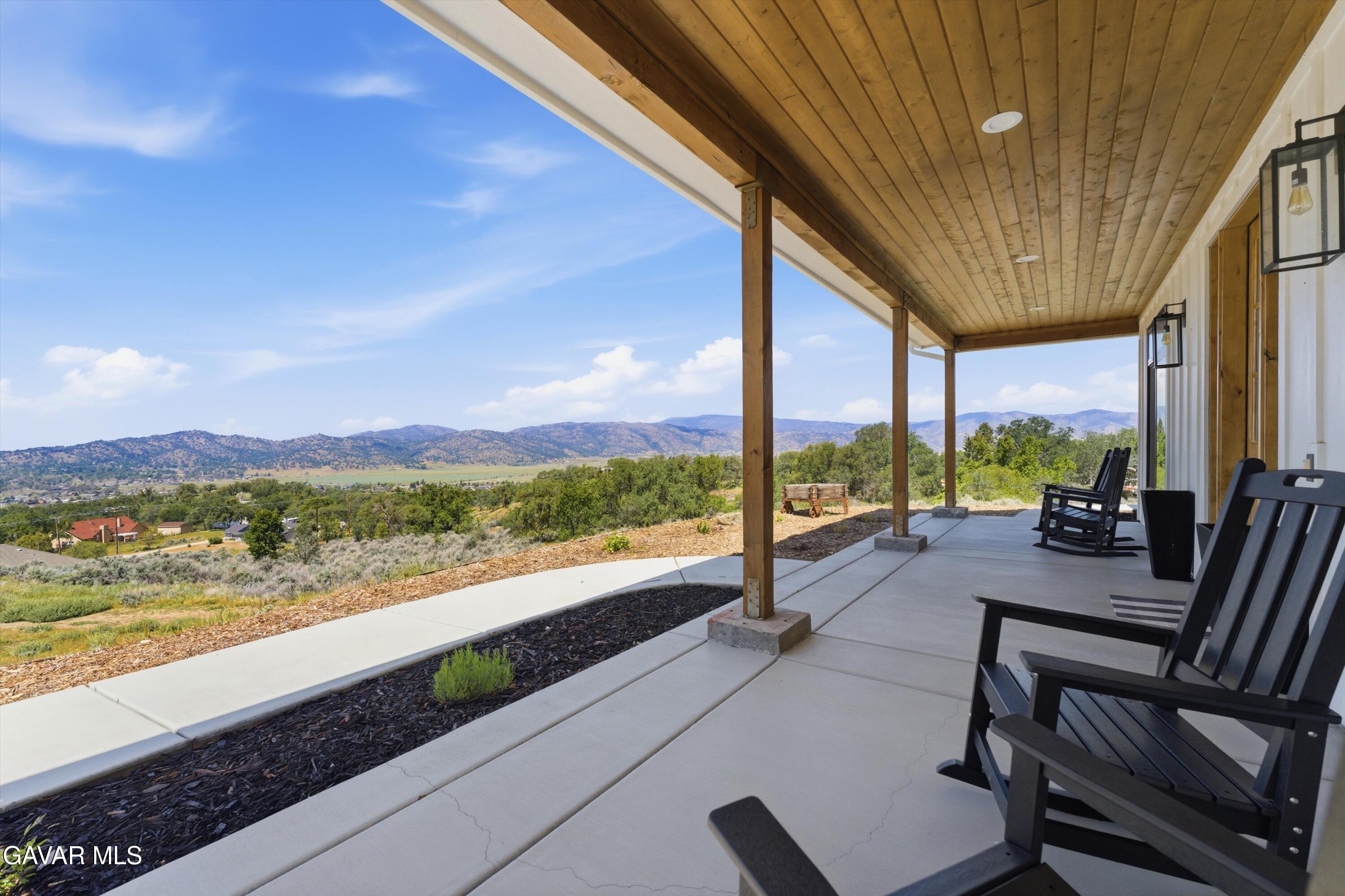 27140 Shut Out Place Tehachapi, CA 93561 - Photo 6 of 47 26-JYP02026