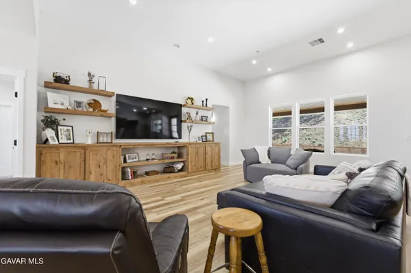 $750,000 | 27140 Shut Out Place, Tehachapi, CA 93561