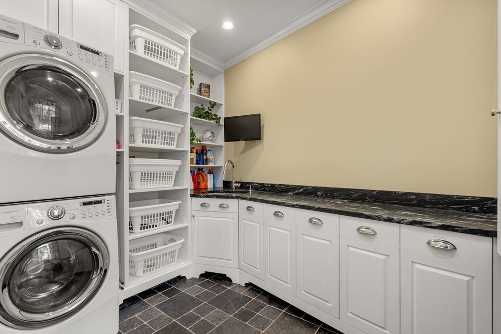 40 York Road Wayland, MA 01778 - Photo 18 of 37 a utility room with sink dryer and washer