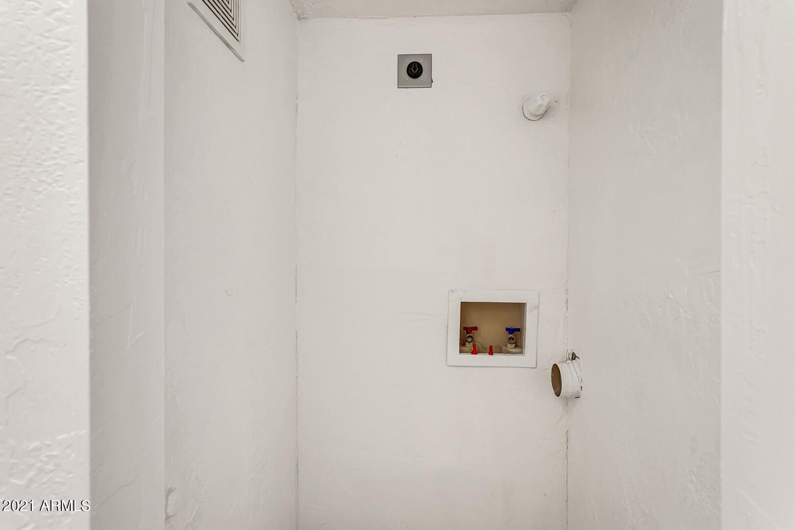 1822 West Utopia Road Phoenix, AZ 85027 - Photo 12 of 25 Laundry Hook-Up