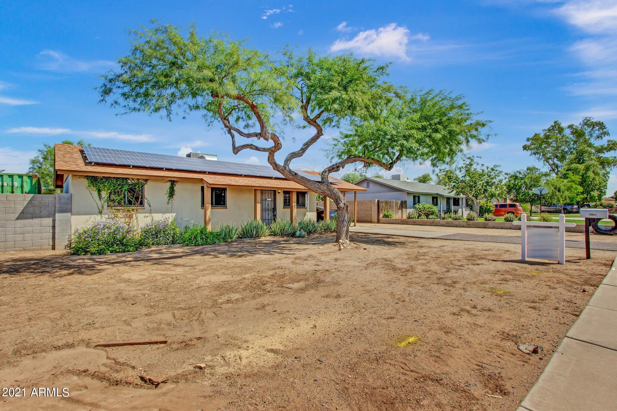 1822 West Utopia Road Phoenix, AZ 85027 - Photo 2 of 25 Front Yard