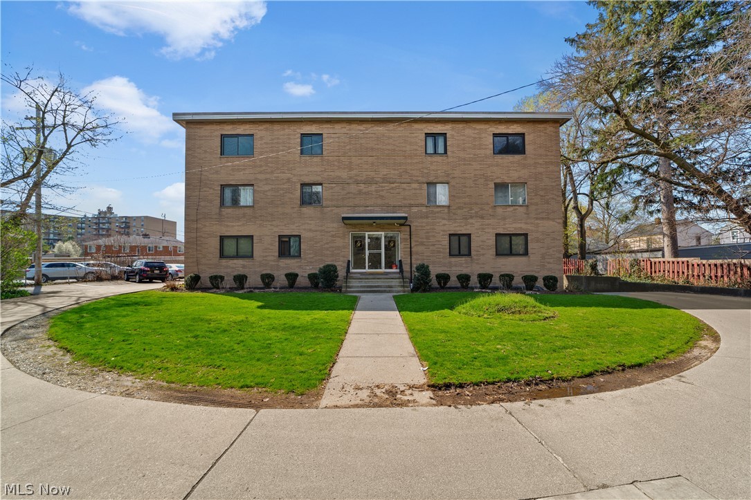 20312 Lorain Road, Unit 108 Cleveland, OH 44126 - Photo 32 of 33