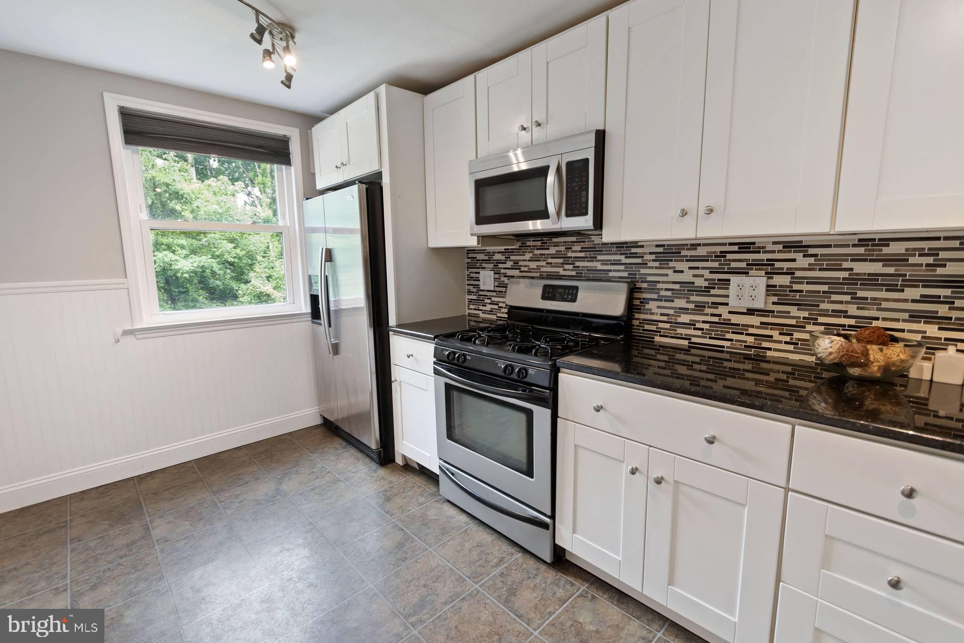 1614 Powell Road Brookhaven, PA 19015 - Photo 10 of 28