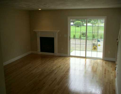 57 West Street, Unit 75 Warren, RI 02885 - Photo 6 of 8 Den/Family/Great Room.