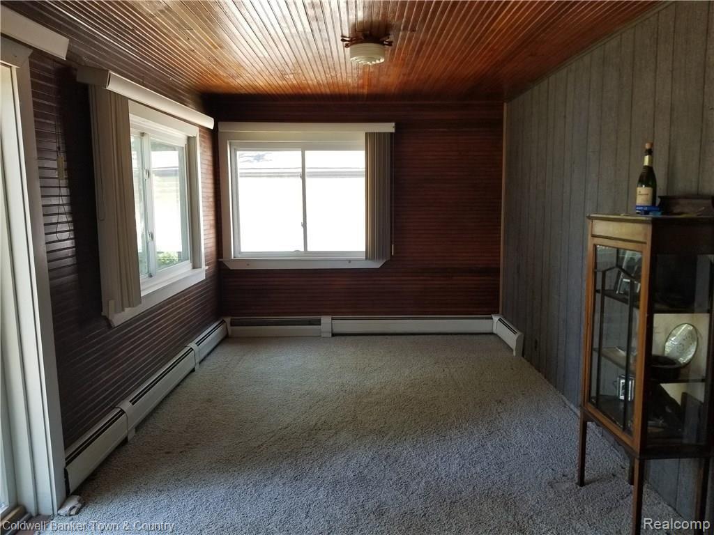 4420 Clifford Road Brighton, MI 48116 - Photo 17 of 20 Enclosed sunroom