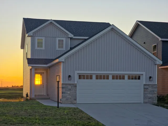 $399,900 | 3309 Palmer Drive, Champaign, IL 61822
