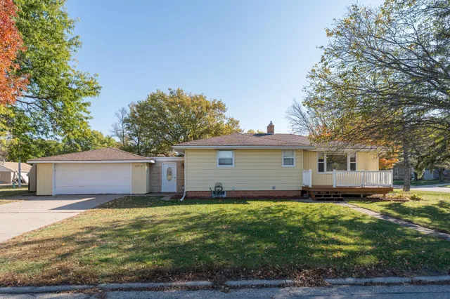 $209,900 | 340 2nd Avenue South, Amboy, MN 56010