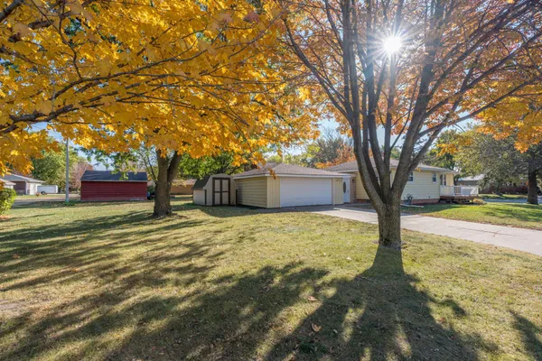 $209,900 | 340 2nd Avenue South, Amboy, MN 56010