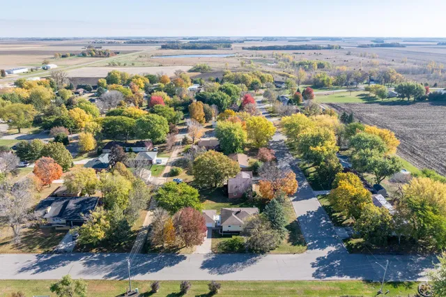 $209,900 | 340 2nd Avenue South, Amboy, MN 56010