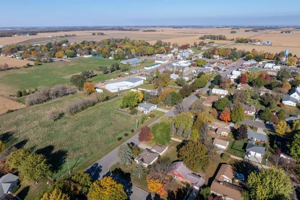 $209,900 | 340 2nd Avenue South, Amboy, MN 56010