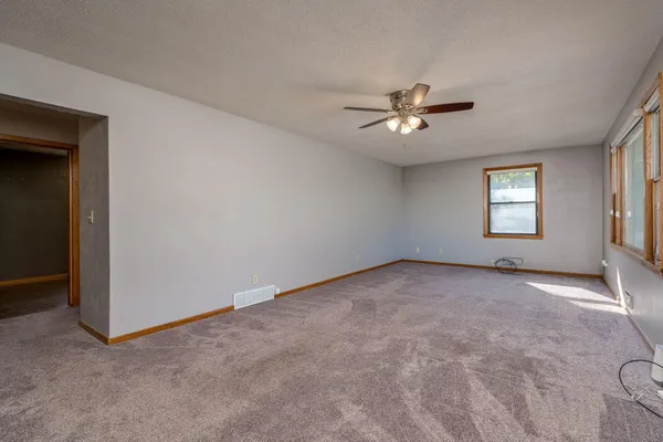 $209,900 | 340 2nd Avenue South, Amboy, MN 56010