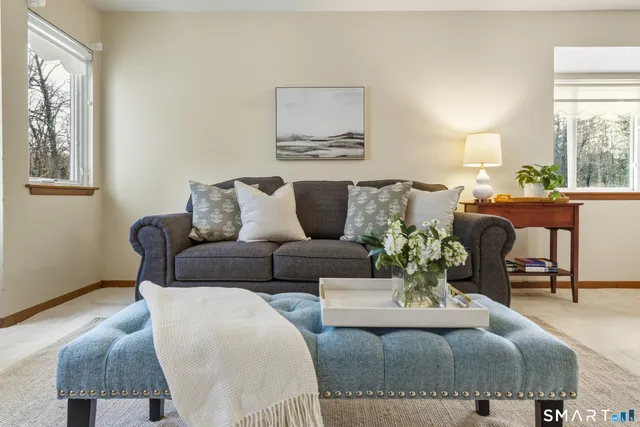 $245,000 | 38 Hilltop Drive, Unit 38, Simsbury, CT 06089