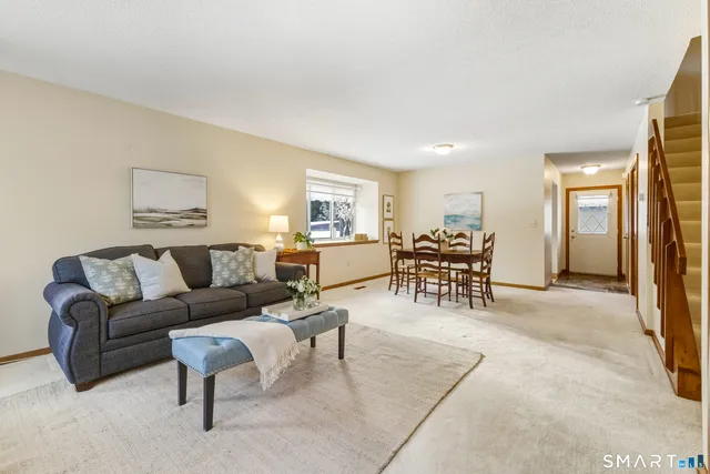 $245,000 | 38 Hilltop Drive, Unit 38, Simsbury, CT 06089