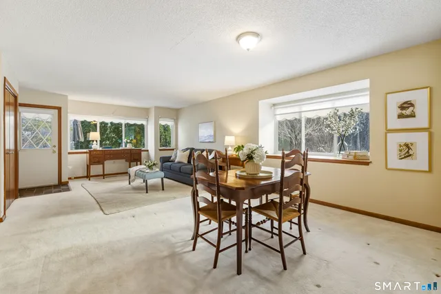 $245,000 | 38 Hilltop Drive, Unit 38, Simsbury, CT 06089