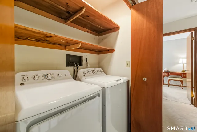 $245,000 | 38 Hilltop Drive, Unit 38, Simsbury, CT 06089