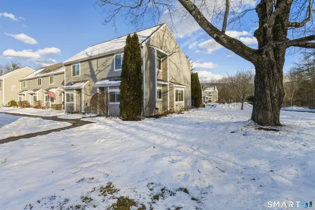 $245,000 | 38 Hilltop Drive, Unit 38, Simsbury, CT 06089