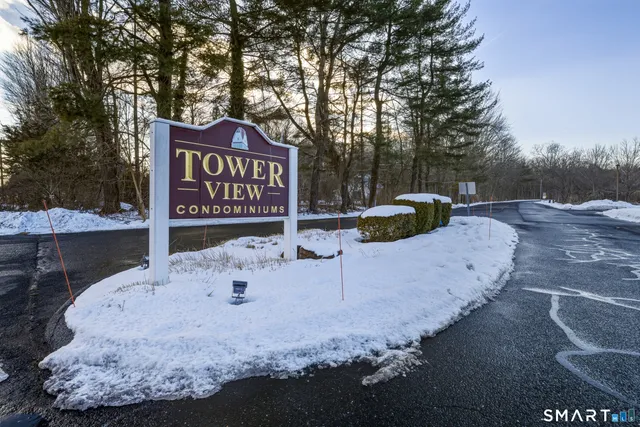 $245,000 | 38 Hilltop Drive, Unit 38, Simsbury, CT 06089