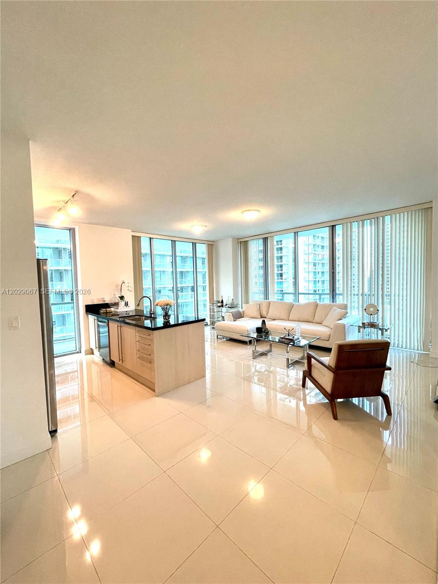 79 Southwest 12th Street, Unit 2407S Miami, FL 33130 - Photo 2 of 39