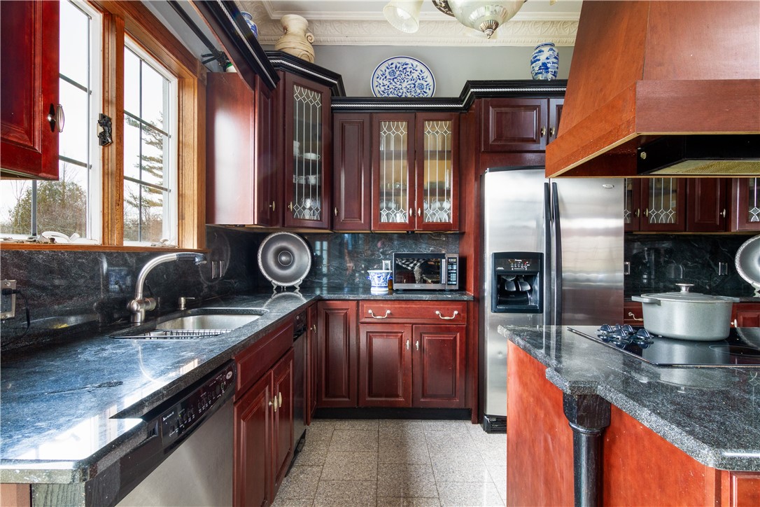10 Ridge Road Newport, RI 02840 - Photo 20 of 41 Kitchen