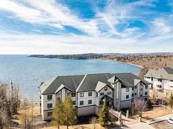 $589,000 | Two Burlington Road, Two Harbors, MN 55616