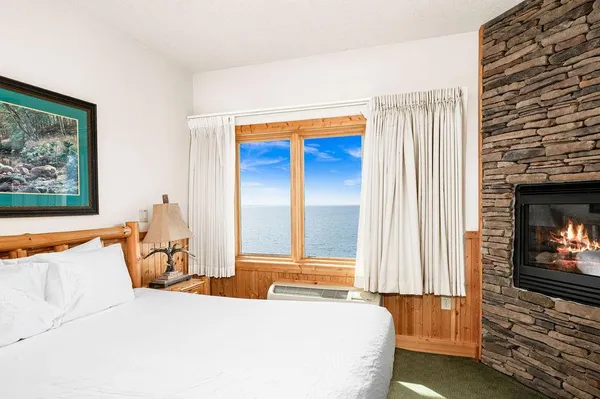 $589,000 | Two Burlington Road, Two Harbors, MN 55616