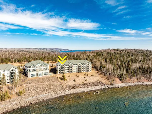 $589,000 | Two Burlington Road, Two Harbors, MN 55616