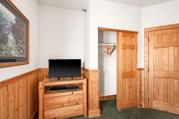 $589,000 | Two Burlington Road, Two Harbors, MN 55616