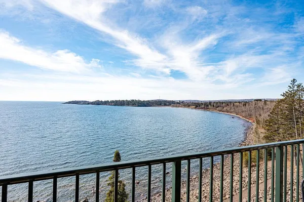 $589,000 | Two Burlington Road, Two Harbors, MN 55616