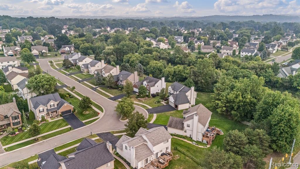 1228 Parkland Road Lake Orion, MI 48360 - Photo 7 of 44