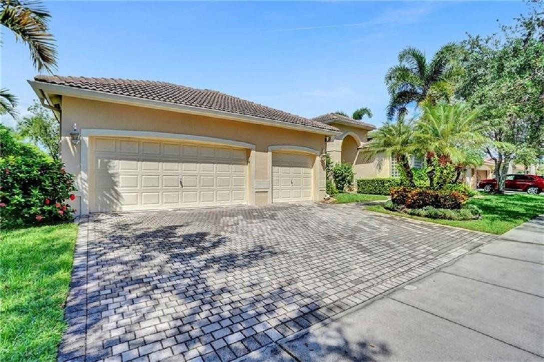 374 Mallard Road Weston, FL 33327 - Photo 2 of 11 Photo 2