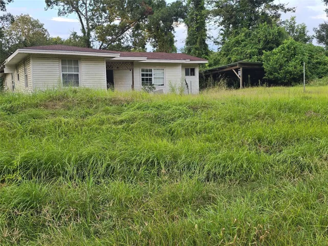 front view of house with a yard