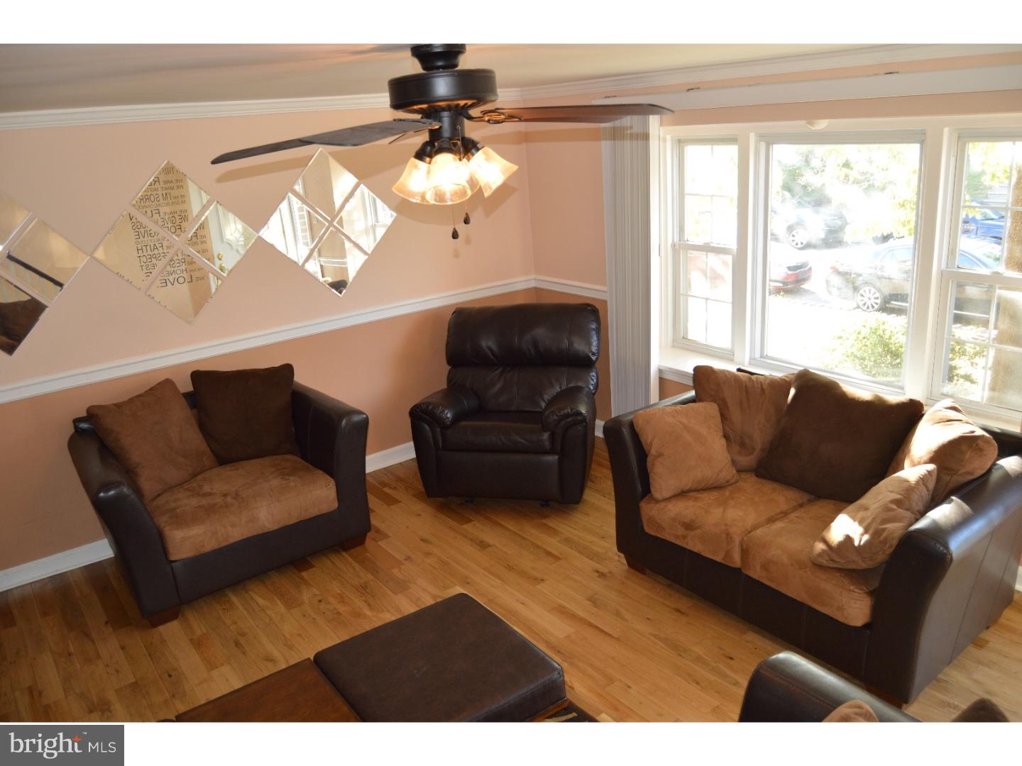 1536 Beverly Road Philadelphia, PA 19138 - Photo 3 of 20 Living Room