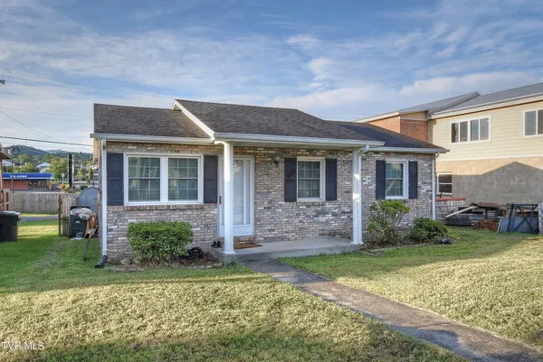 $234,900 | 308 East Cottage Avenue, Elizabethton, TN 37643