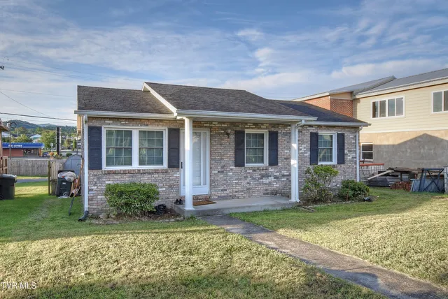$234,900 | 308 East Cottage Avenue, Elizabethton, TN 37643